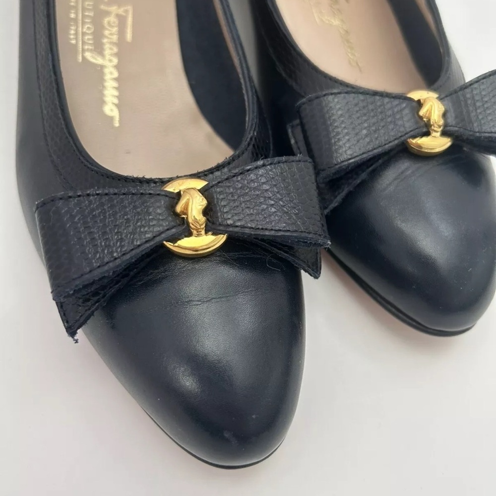 Salvatore Ferragamo Dark Navy Blue Leather Pumps Size 6 - Narrow - Picture 2 of 12